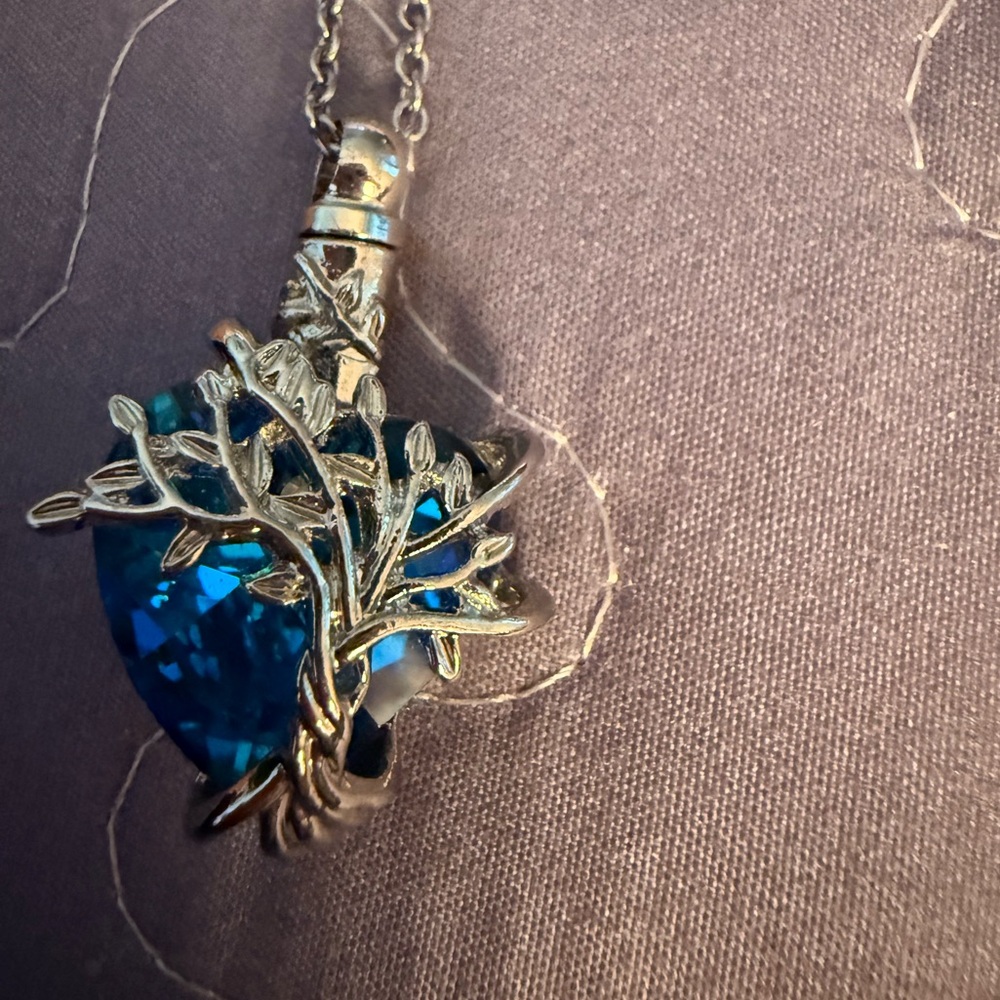Silver Blue Pendant Necklace